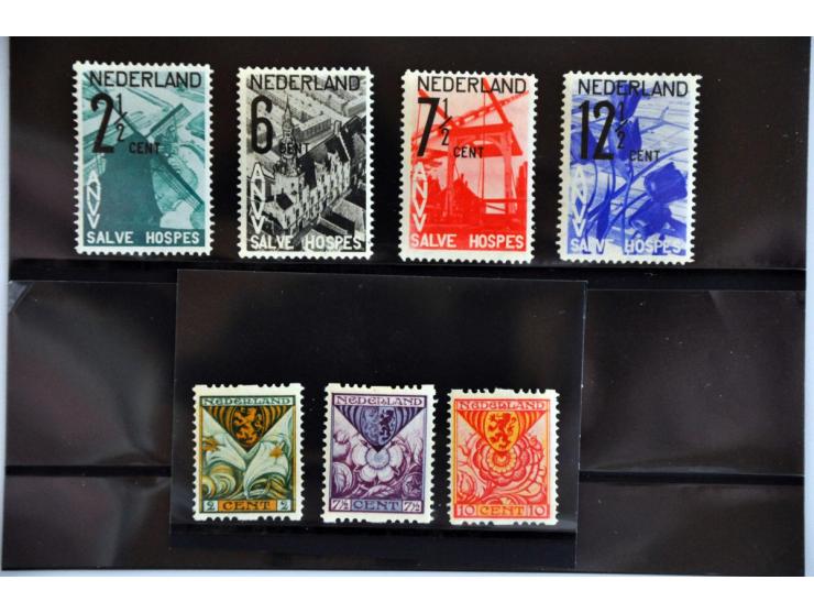 ANVV 2½ t/m 12½ cent, cat.w. 270. Tevens roltanding Kind 2 t/m 10 cent nr R 71 miniem gomloos plekje, cat.w. 325