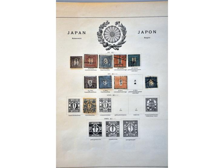 collectie 1871-1920 met beter materiaal en falsificaten op albumbladen en insteekblad