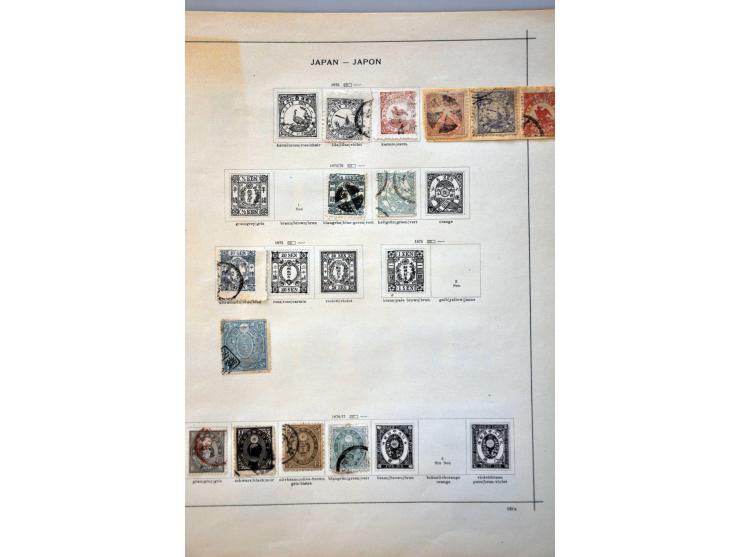 collectie 1871-1920 met beter materiaal en falsificaten op albumbladen en insteekblad