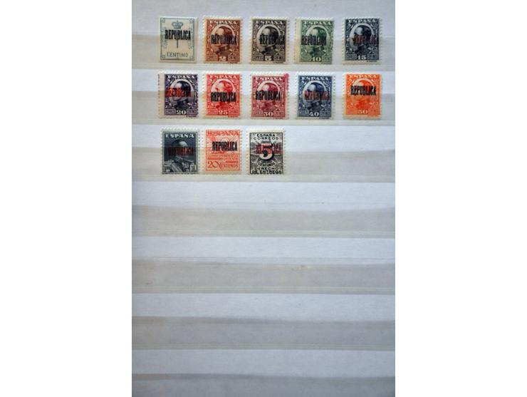Burgeroorlog, mooie collectie meest ** w.b. beter materiaal en enkele poststukken in 4 insteekboeken