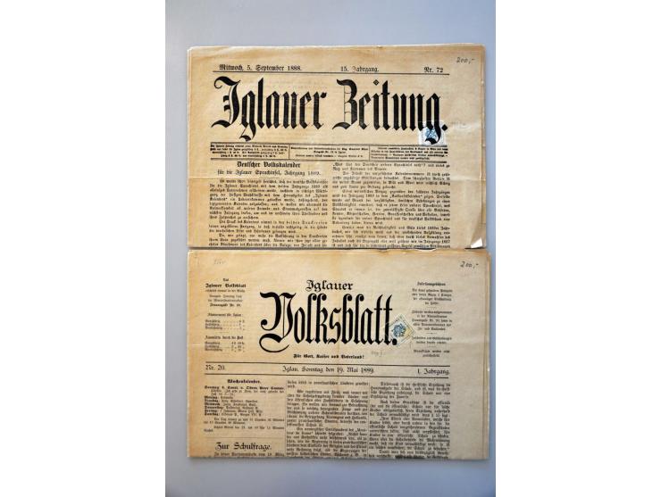 300 oude(re) poststukken w.b. briefkaarten, krantenzegels op complete kranten, oude fiscaalzegels op formulieren, pakketkaart