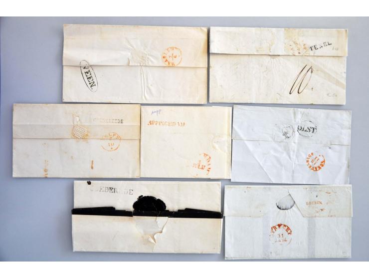 35 poststukken met distributiestempels w.b. formaatverschillen en betere stempels, in doosje