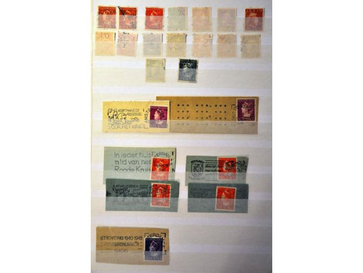 emissie Van Konijnenburg w.b. veldelen, velrandbijzonderheden, plaatfouten, perfins etc. op insteekbladen in cassette