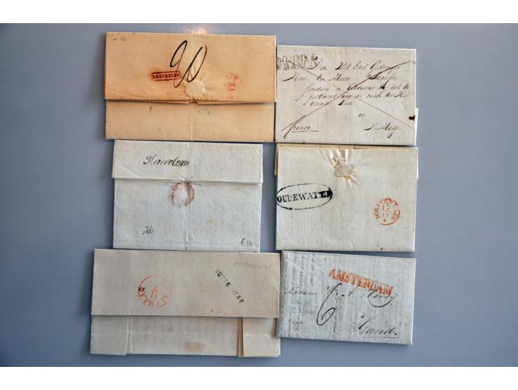 118 EO poststukken vanaf 1682 met veel verschillende stempels, begeleidbrieven etc. veel beter materiaal w.b. bodeteken H op 