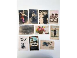 mooie oude collectie in twee albums en een album met thee, zeep- en andere reclame-afbeeldingen