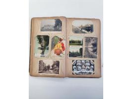 mooie oude collectie in twee albums en een album met thee, zeep- en andere reclame-afbeeldingen