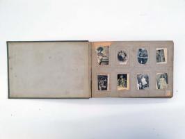 mooie oude collectie in twee albums en een album met thee, zeep- en andere reclame-afbeeldingen
