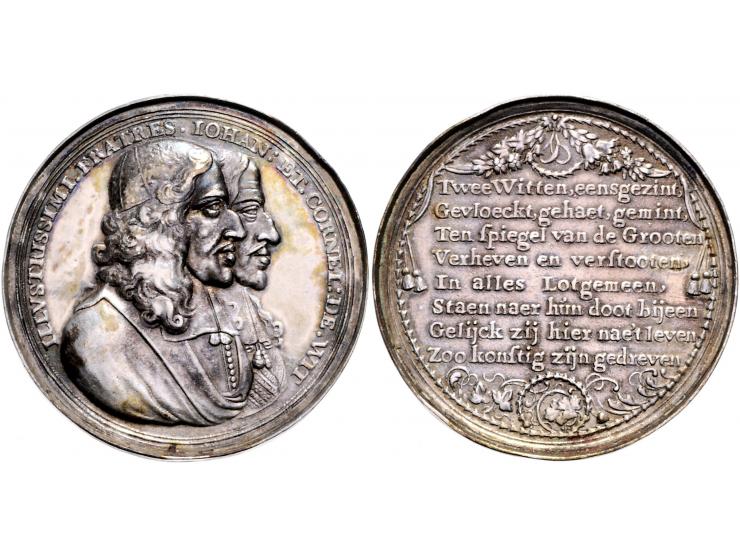 Historiepenningen 1672, Johan en Cornelis de Witt te 's-Gravenhage vermoord. Zilver 48mm, 29gr, onregelmatige rand, ov. ZF