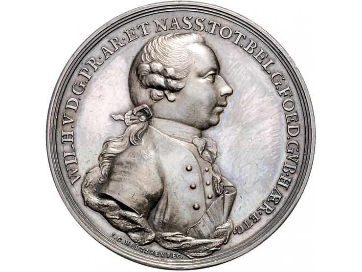 Historiepenningen 1766, Willem V ingehuldigd als erfstadhouder door J.G. Holtzhey VvL. 382 zilver 44,9mm 25,21gr. ZF