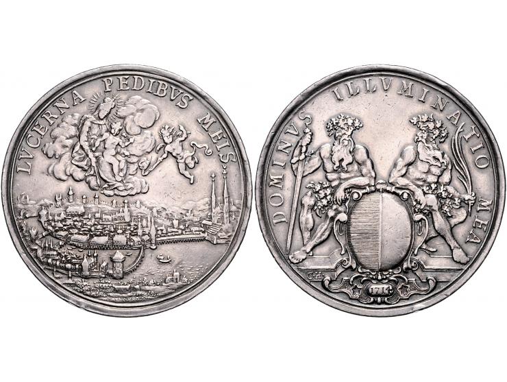 Historiepenningen Switzerland, Lucerne, merit medal 1714 in silver - Obv: two wildmen holding arms of Lucerne / Rev: city vie