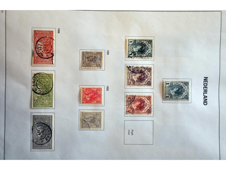 collectie 1852-2011 gestempeld w.b. 1-49, 105, 130-131  en * w.b. 104 en vanaf 1975 ** met veel nominaal in 3 Davo albums met