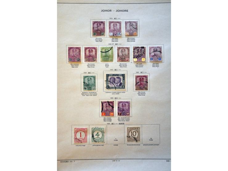 collectie tot ca. 1940 meest gestempeld w.b. tevens Straits Settlements, Brunei, Labuan en North Borneo op albumbladen