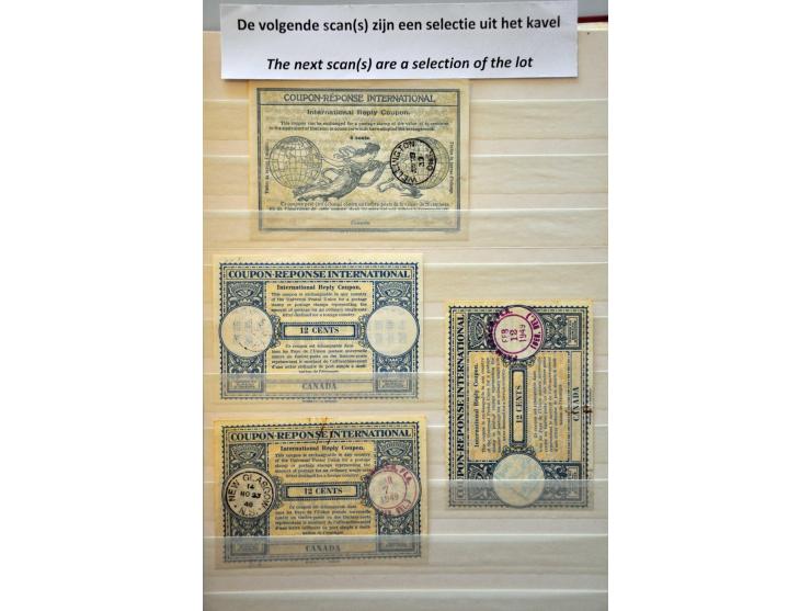 International Reply Coupons kleine collectie (40 ex.) w.b. type Rome (1x) en London (14x) in insteekboek