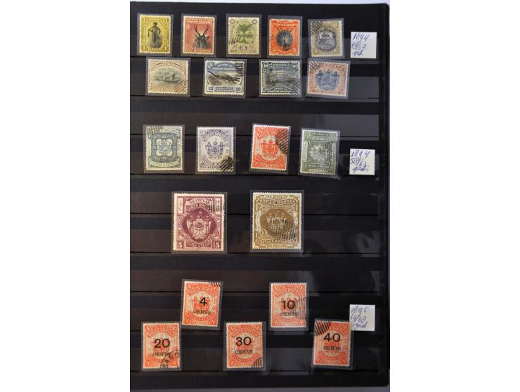 en Labuan mooie collectie */** en gestempeld inclusief doubletten met veel betere ex. en series en iets Sarawak en Sabah in i