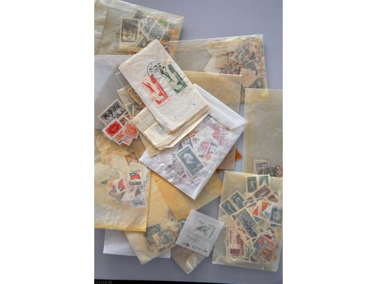 including better material in envelopes, on stockcards, in small stockbook etc. in box