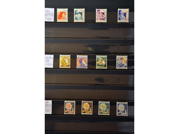 collectie 1891-1967 meest ** w.b. enkele ex. nagegomd met veel betere ex. en series, roltanding, port en dienst in 2 insteekb