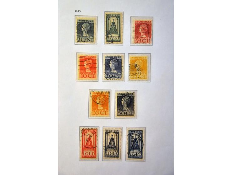 collectie 1852-1994 gestempeld w.b. nrs. 1-47, 49, 80, 130-131, roltanding, Meeuwen, port etc. in 4 Davo albums