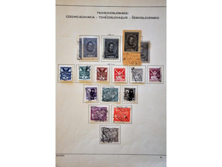 collection 1918-1972 including better materiaal, minisheets etc. in 3 albums