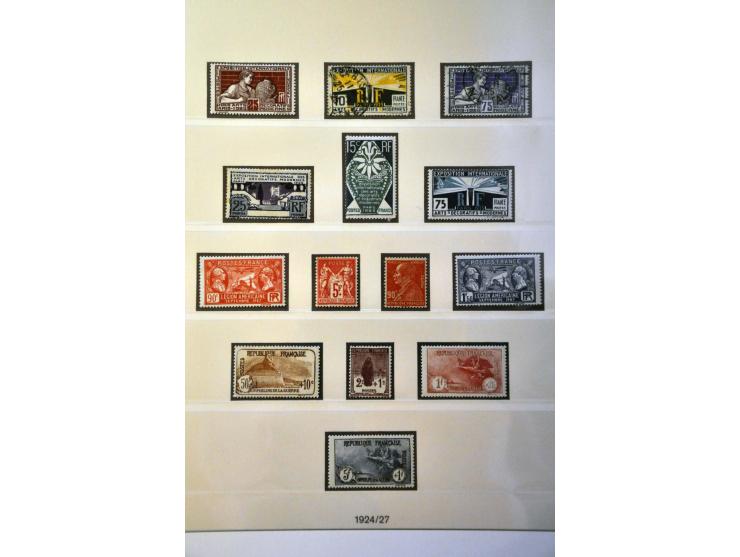 collection 1849-2001 after 1924 ** with many better stamps, sets, minisheets (a.o. Pexip), Airmail, Postage Due etc. in 9 Lin