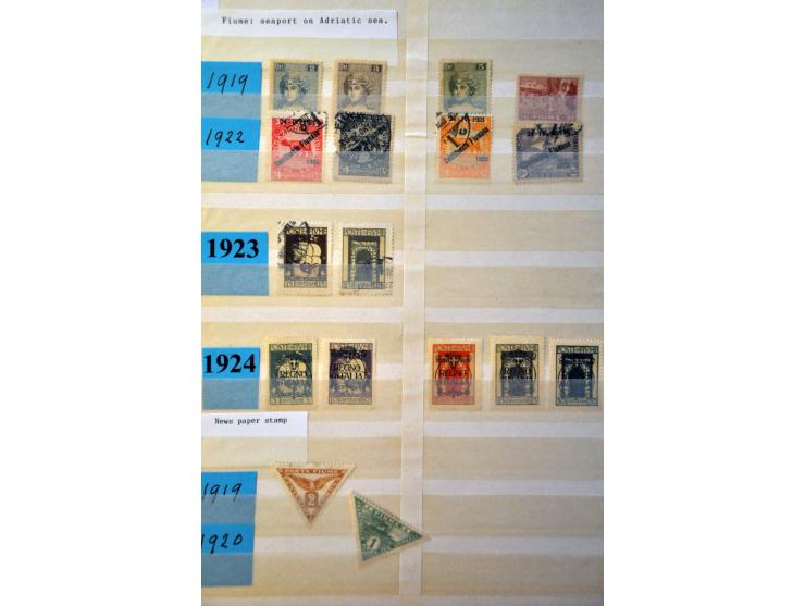 collection 1861-1999 with better sets a.o. Olympics 1896 and 1906, Airmail, Territories etc. in 2 KaBe albums and stockbook