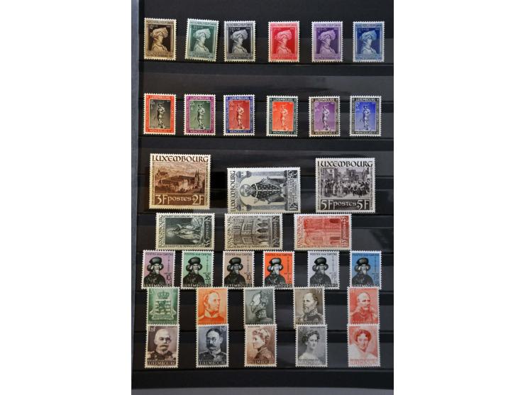 collection 1895-2000 ** with better sets and minisheets in good quality in 2 stockbooks