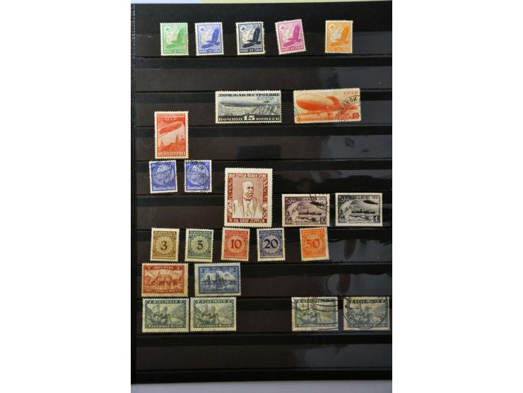 Airmail and Zeppelin stamps mostly mounted mint with many better sets from a.o. Brazil, Germany, Liechtenstein and Russia in 