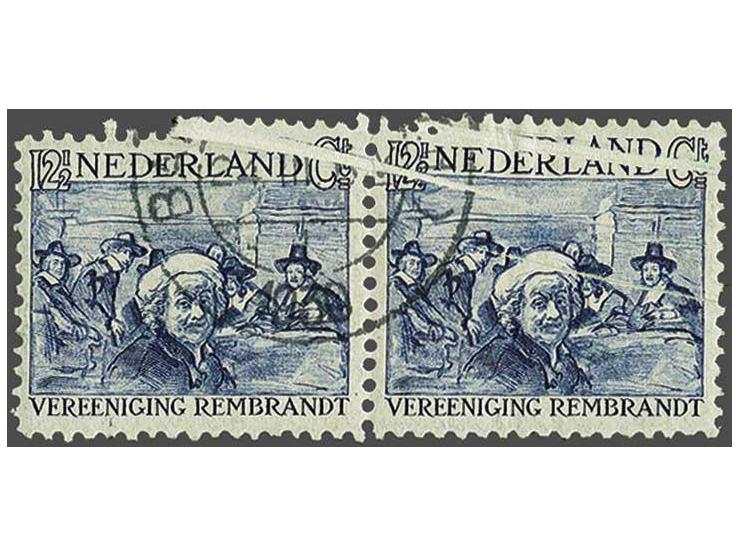 Rembrandt 12½ cent blauw in horizontaal paar met variëteit 2 harmonicavouwen, pracht ex. 