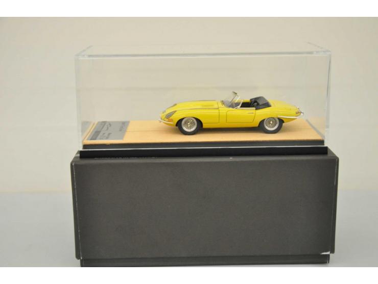 Jaguar E-Type Spyder 1961, Tecnomodel, 1:43, yellow, Near Mint (spot on bonnet).