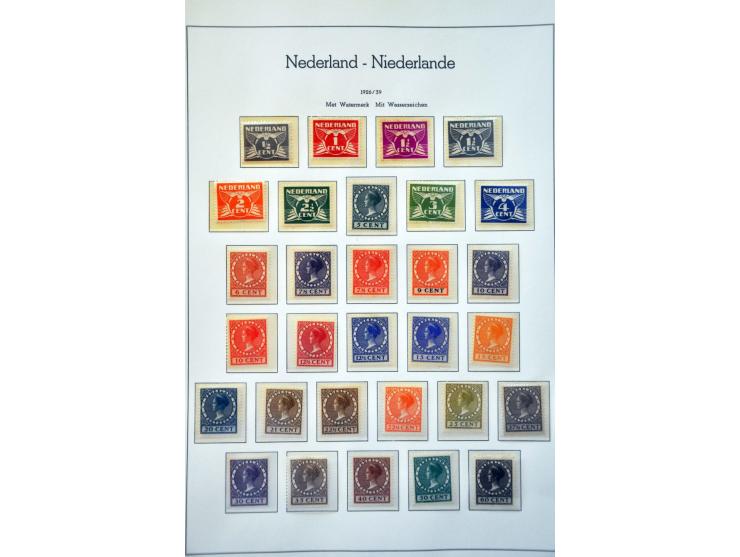 collectie 1852-2001 met betere ex. o.a. 13-18, 34-39, 79 gestempeld, 104, 130, 131 (*), Konijnenburg, En Face  etc. in 5 Leuc