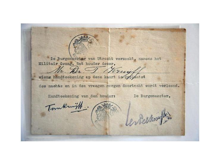 15 permissions and documents of Mr. Dr. T. Kruijff 1939-1942, employee of the government of the province of Utrecht including