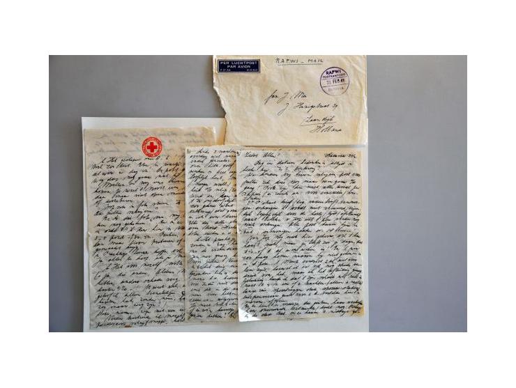 10 letters 1941-1946 all to Miss Herllings Zaandam (nurse on board of the ship M.V. Oranje), including from Neth.Indies with 