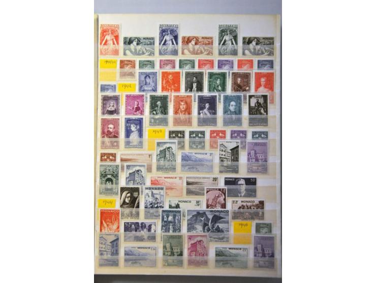 collection 1885-1994 */** including mini-sheets and booklets in 3 stockbooks