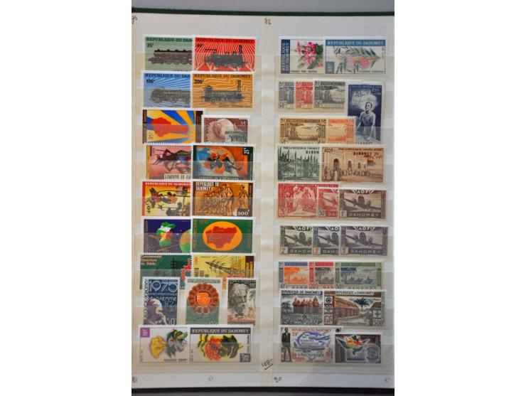 collection 1906-1974 mostly */** in 2 stockbooks