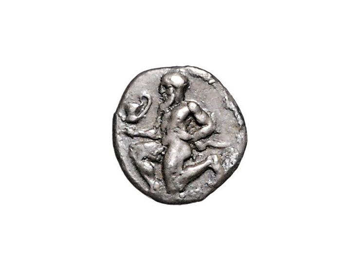 Griekse munten Thrace, Thasos, Trihemiobol ca. 404-340 BC, AR 11.1 mm, 0.77 g. - Obv: Satyr in kneeling-running stance holdin