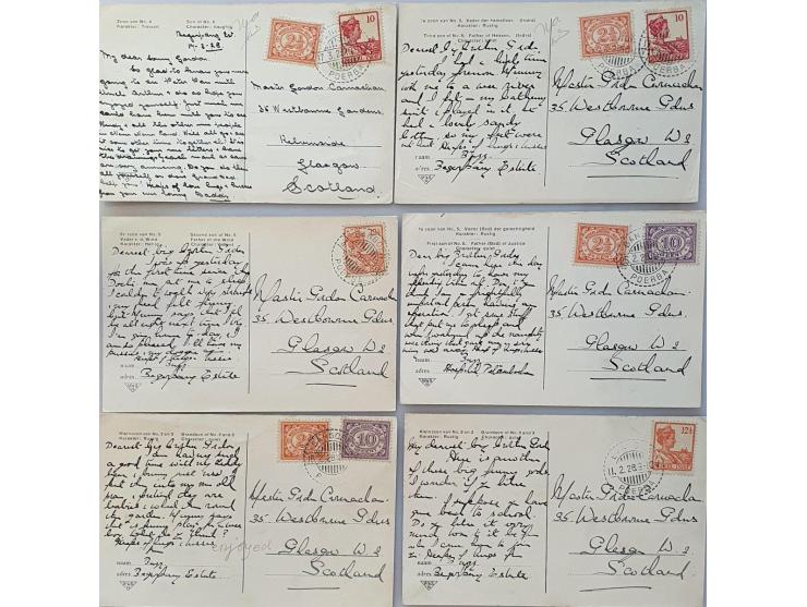 11 veschillende prentbriefkaarten met Wajang poppen uit 1928 met diverse frankeringen, alle verzonden naar Schotland, in mooi