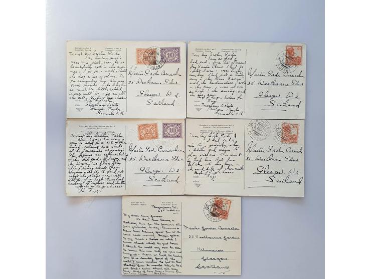 11 veschillende prentbriefkaarten met Wajang poppen uit 1928 met diverse frankeringen, alle verzonden naar Schotland, in mooi