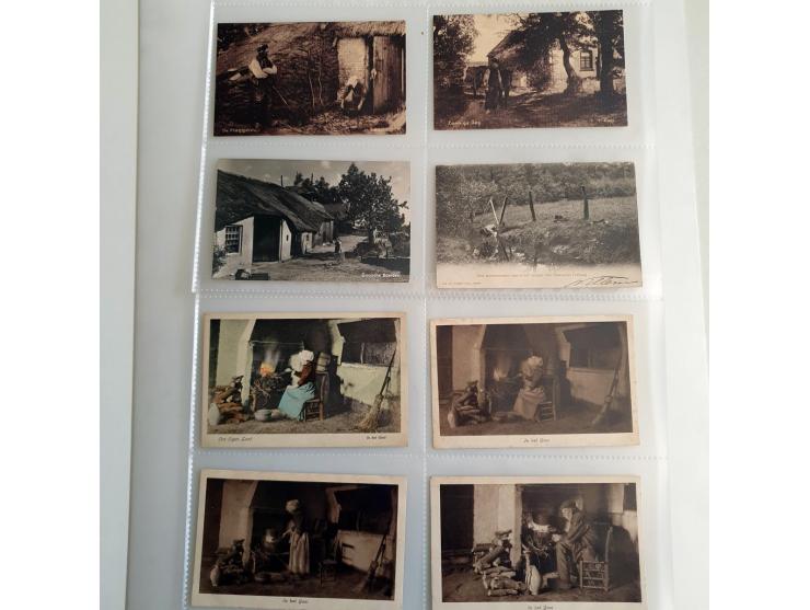 album met ca. 200 kaarten van het Gooi meest klederdracht en ook veel voor 1940 in album