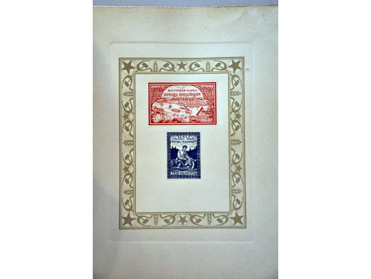 1918-1927 (*) stuck to the pages in special booklet Timbres-Poste de l'Union des Republiques Sovietistes Socialistes