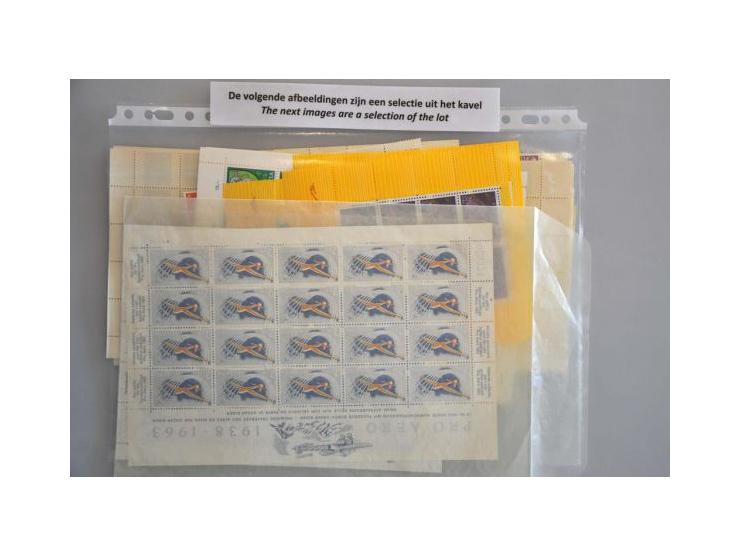 stock 1939-1989 ** including face value about CHF 5000 sorted in glassines in small box