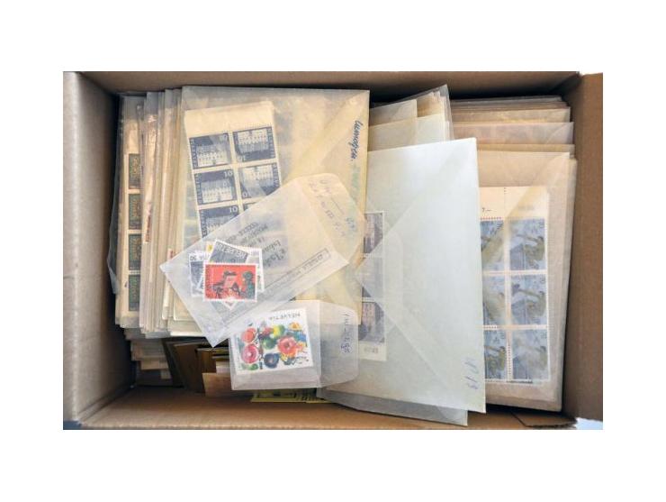 stock 1939-1989 ** including face value about CHF 5000 sorted in glassines in small box