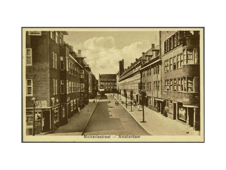 Amsterdam 600 ex. oude en zeer oude met beter in groot album