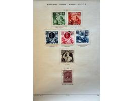 collectie 1858-1941 gestempeld met betere ex. en series en Levant op albumbladen