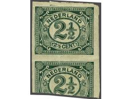 2½ cent groen met variëteit geheel ongeperforeerd met groot deel buurzegel, fraai ex. (vouw en scheurtje in rand) met certifi