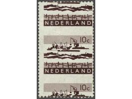 Deltawerken 10 cent in verticaal paar met variëteit sterke perforatieverschuiving waardoor 1 zegel aan 2 zijden ongeperforeer
