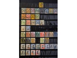 collection mainly */** starting with the classics and with many better sets, stamps and minisheets in 26 albums or stockbooks