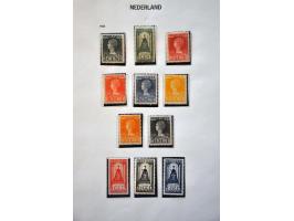 collectie 1852-1988 (*)/*/** met betere ex. en series inclusief roltanding en luchtpost in deels gemengde kwaliteit in Davo a