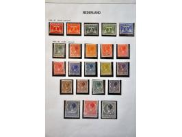 collectie 1852-1988 (*)/*/** met betere ex. en series inclusief roltanding en luchtpost in deels gemengde kwaliteit in Davo a