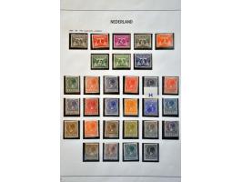 collectie 1852-1988 (*)/*/** met betere ex. en series inclusief roltanding en luchtpost in deels gemengde kwaliteit in Davo a